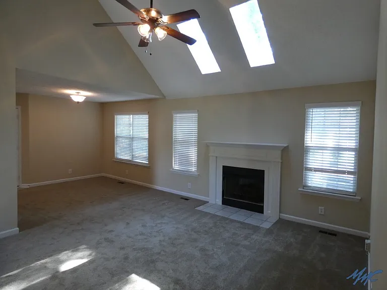 419 Conhocken Ct — Photo 17