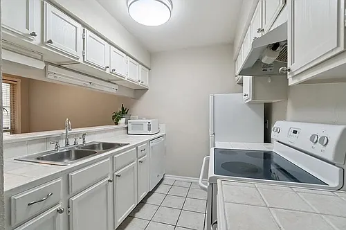 803 Cardinal Creek Blvd #B Photo 1