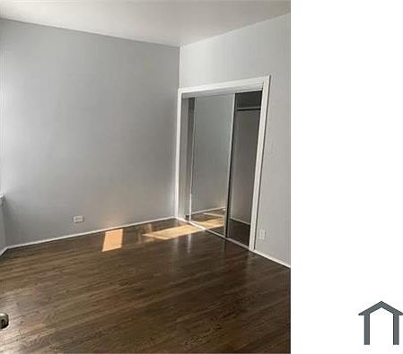 3rd image of 6754 S Crandon Ave #2