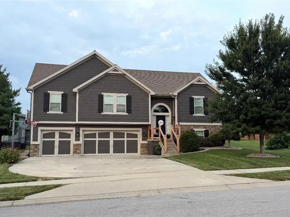 9705 N Windsor Ave, Kansas City, MO 64157