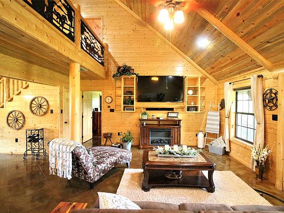 3rd image of 1260 County Road 3990