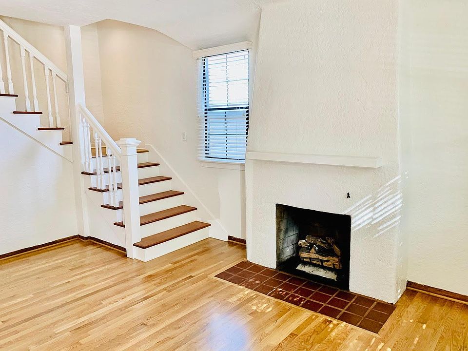 1st image of 7915 Oakwood Ave #F