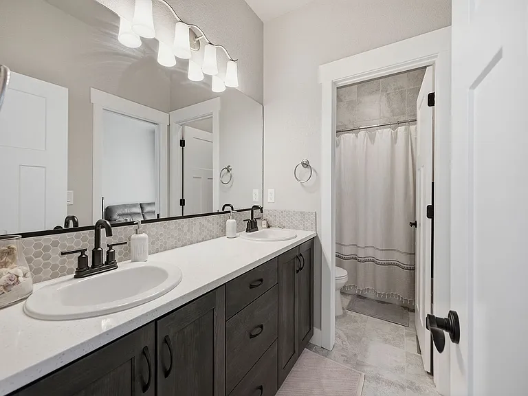5029 Long Dr — Photo 4