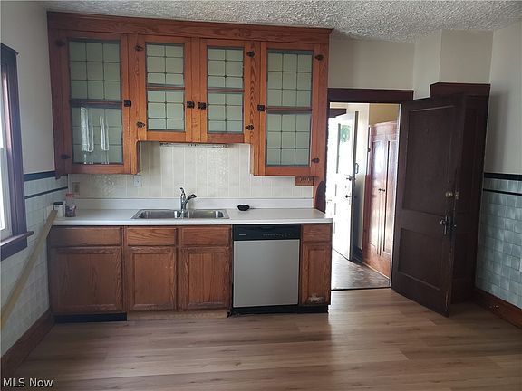5th image of 4607 Ardmore Ave