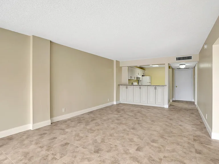 3 Royal Palm Way #403 — Photo 15