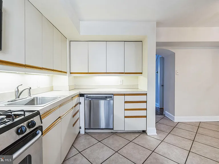4543 Baker St — Photo 8