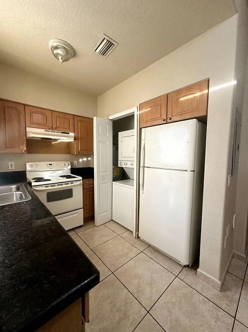 7121 NW 174 TERR. - 201 — Photo 3