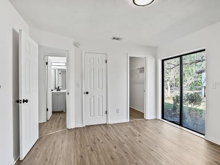 5911 NW 9th St #5911 — Photo 8