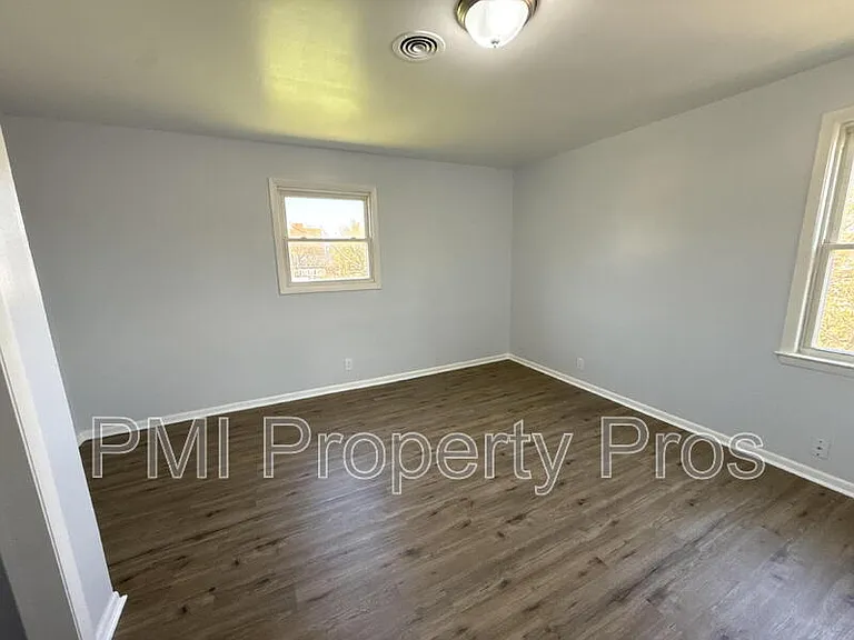 2716A N Buffum St — Photo 3