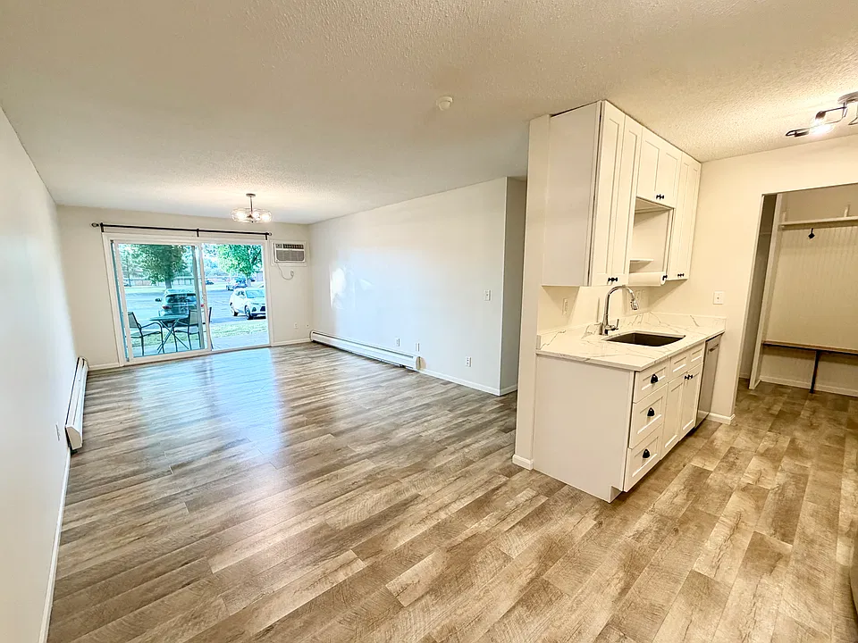 2800 Hillsboro Ave N #115