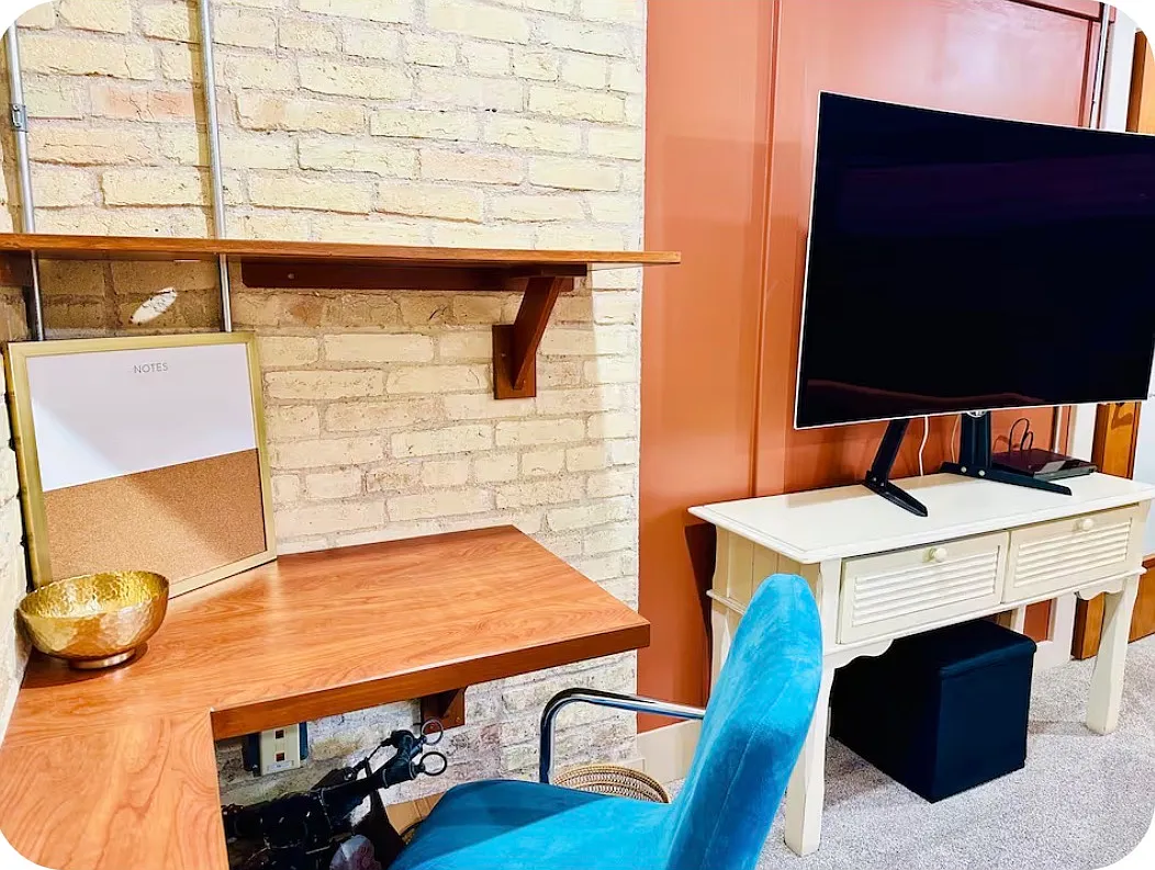 2 bed, 1080 sqft, $2,600 — Photo 4
