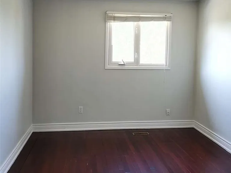 367 Huntington Ridge Dr #UPPER — Photo 16