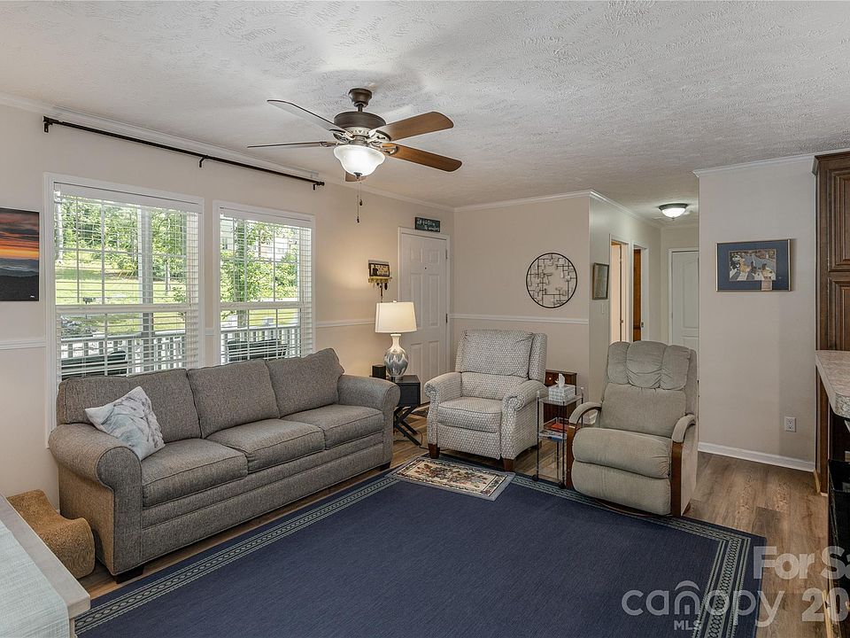 1st image of 32 Beechwood Lakes Dr
