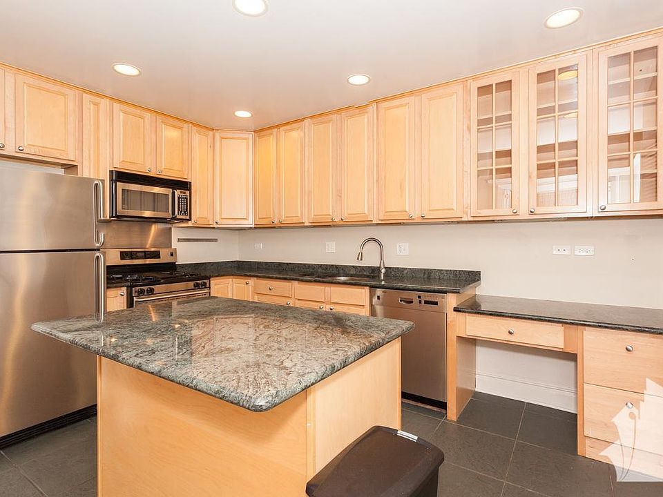 1st image of 433 W Oakdale Ave #8744