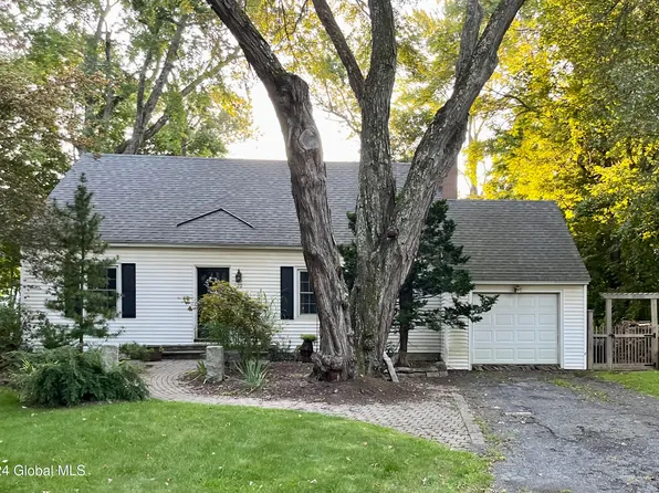 12 Greenleaf Drive, Delmar, NY 12054