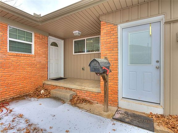 4th image of 1303 Charles Dr