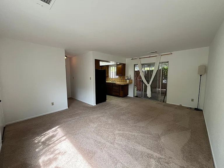 5710 Jumilla Ave #A — Photo 3