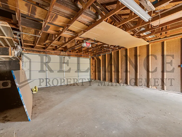 322 S Jonathan St — Photo 49