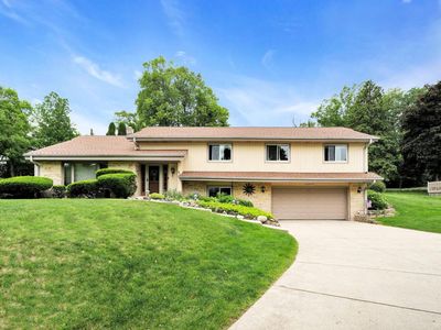 N82W15833 Valley View DRIVE, Menomonee Falls, WI, 53051