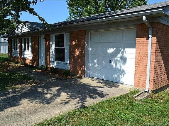 3rd image of 1900 Shelley Dr