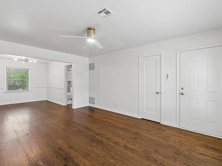 2029 Andover Ct — Photo 7