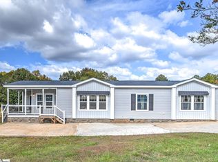 405 Coggins Shore Rd, Inman, SC 29349