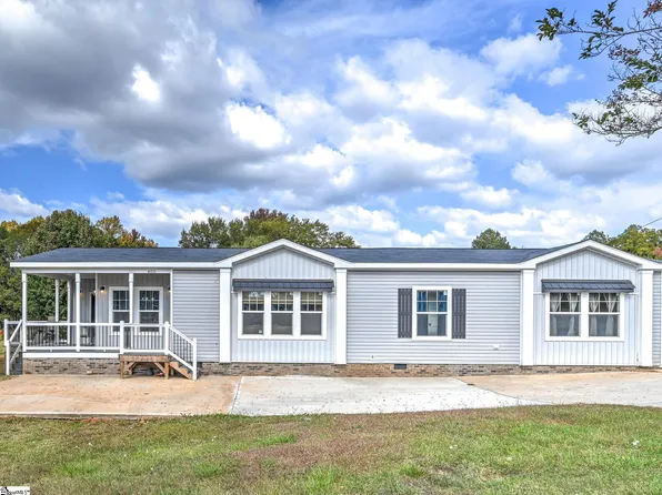 405 Coggins Shore Rd, Inman, SC 29349