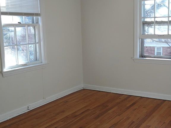 3rd image of 1216 Van Wie Ave