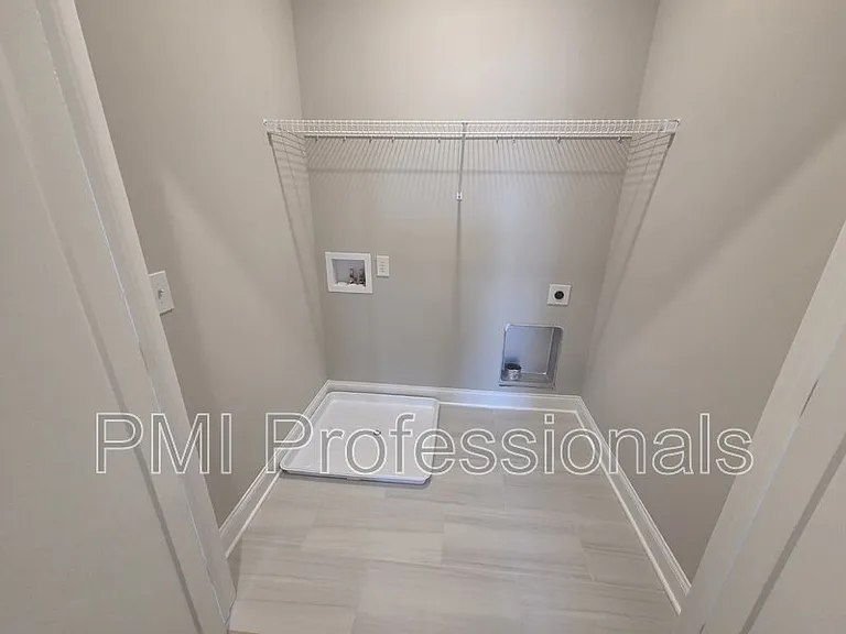 1337 Rebecca Johns Dr — Photo 15