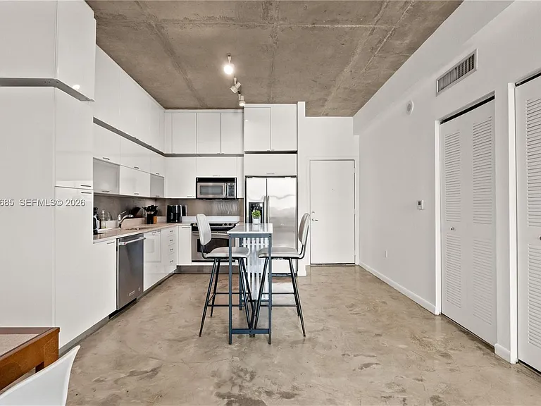 234 NE 3rd St #1704 — Photo 9