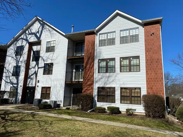 51 Boulder Dr, Edison, NJ 08817