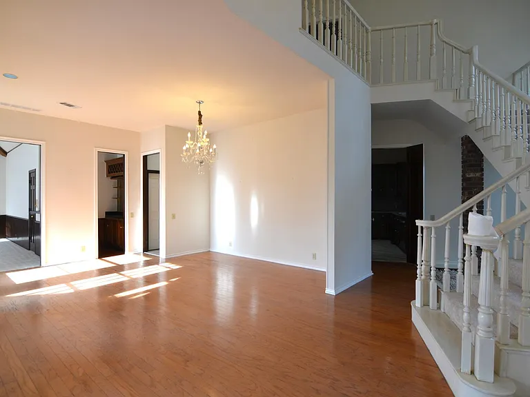 7000 Ivory Ct — Photo 6