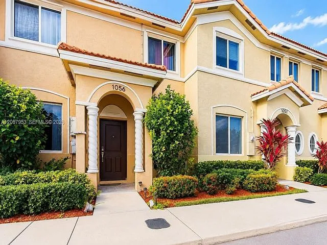 1056 SE 23rd Ave