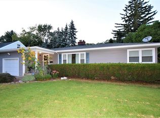 32 W Wyndham Rd, Rochester, NY 14612