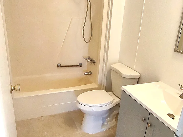 900 9th Ave E #180 — Photo 7