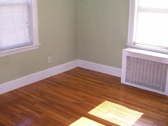 5th image of 175 Putnam St APT 1L