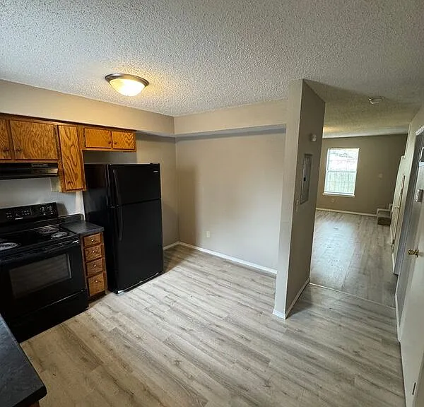 214 W Madison St #D — Photo 4