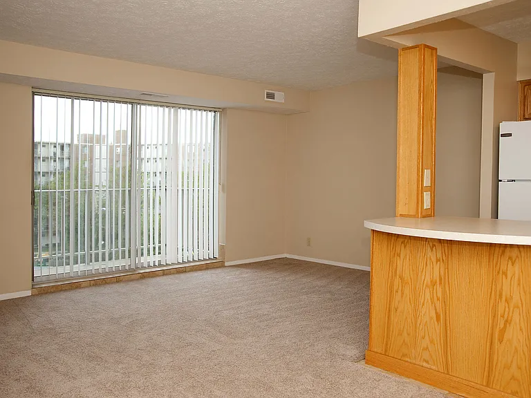Rockside Park Towers — Photo 5