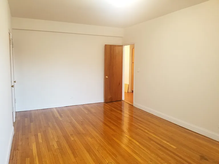 1 74th St #3G — Photo 16