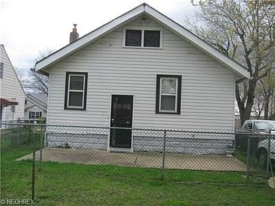 1st image of 854 Kelly Ave