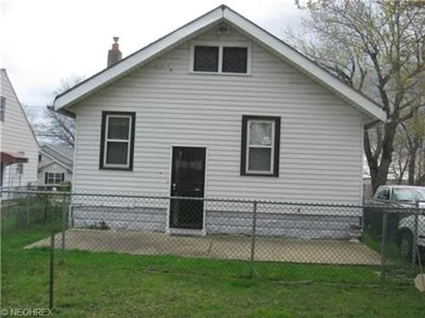 854 Kelly Ave, Akron, OH 44306