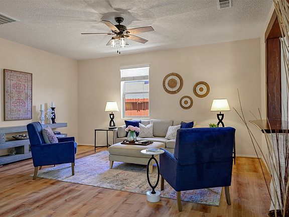 3rd image of 4267 Parque De Villa
