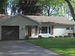 7118 Lake St, Lexington, MI 48450