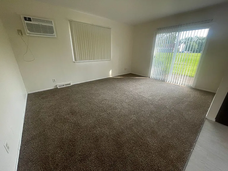 Garden Ridge Apartments — Photo 14