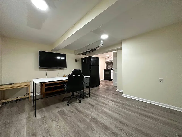 4744 N Laramie Ave — Photo 6