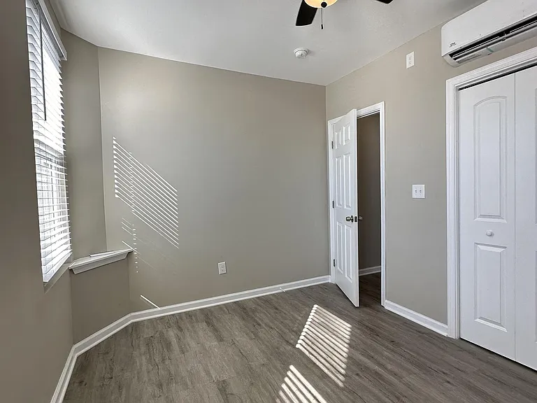 2238 N Fulton Ave #3 — Photo 12