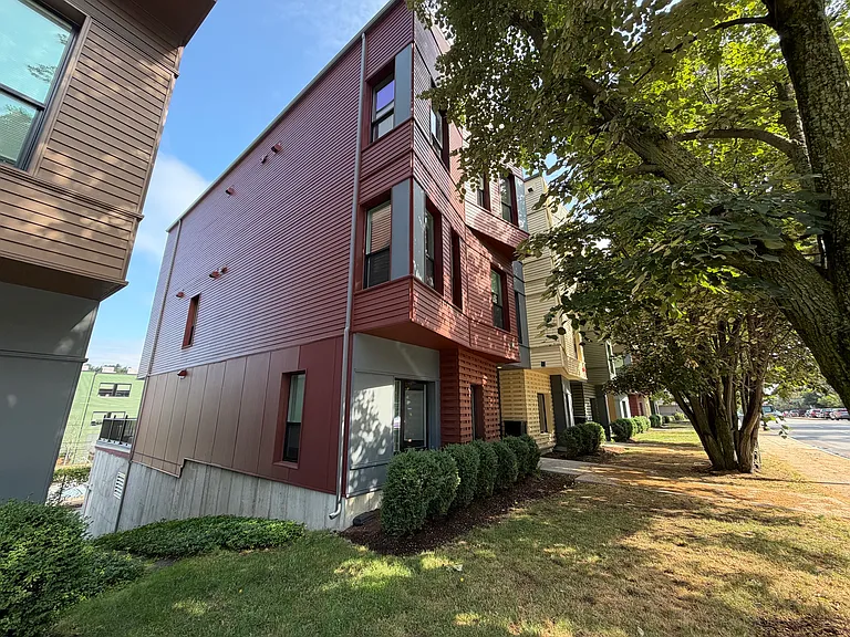 131 Hyde Park Ave #B — Photo 17