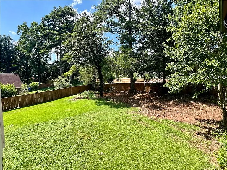 6695 Courtney Dr — Photo 31