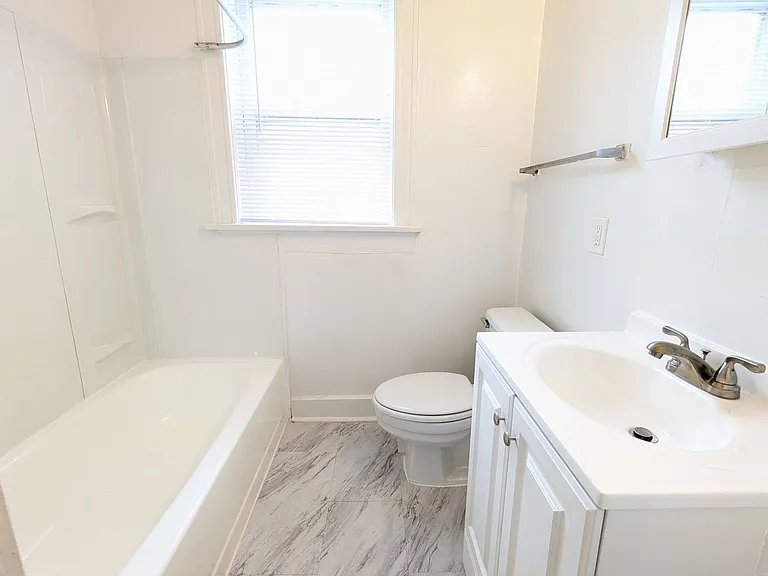 2152-2154 Geyer Ave — Photo 6