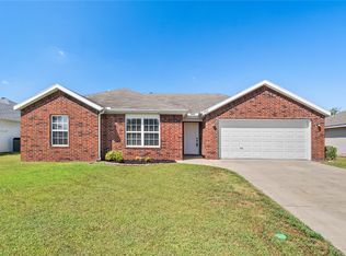 906 SW Summit Chase Rd, Bentonville, AR 72712